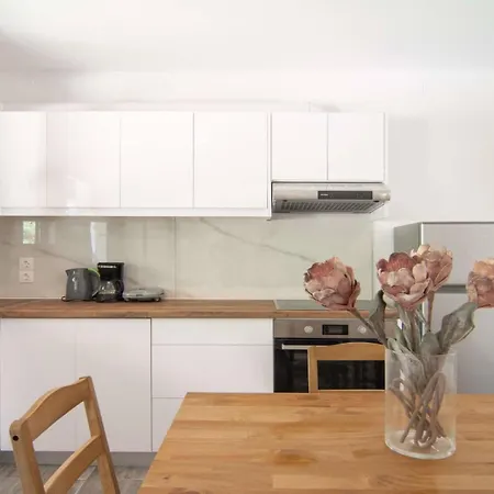 Barbara House * Doukádes