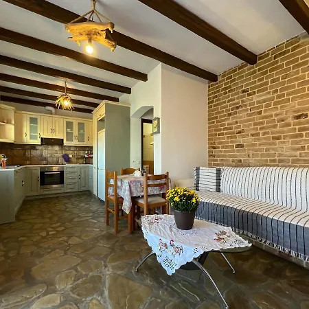 Barbara House Apartment Doukades