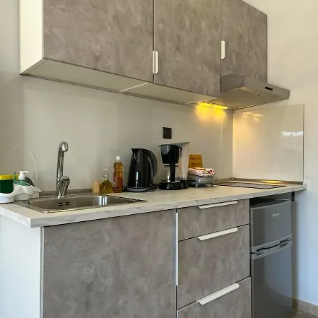 Barbara House Doukádes