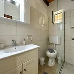 Barbara House Apartman Doukádes