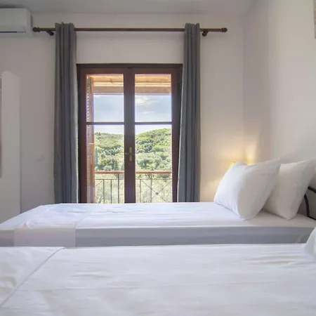 Barbara House Appartamento Doukádes