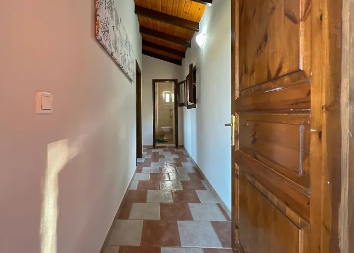 Barbara House * Doukádes